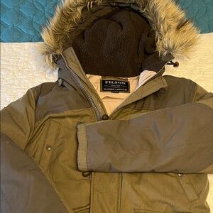 Filson Men's Green down and faux Fur-Lined Hooded Jacket